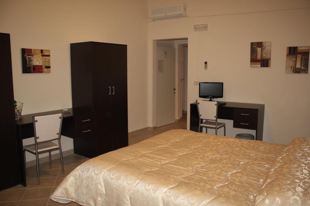 Guest House Roma Prato Oda fotoğraf
